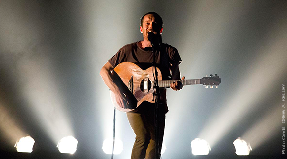 There's (At Least) 5 Reasons You Should Go See Damien Rice