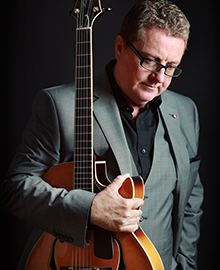 Martin Taylor - Top 25 Fingerstyle Guitar Players